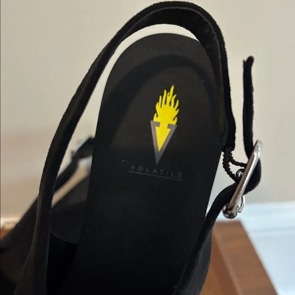 Volatile Women's Aurora Wedge size 9